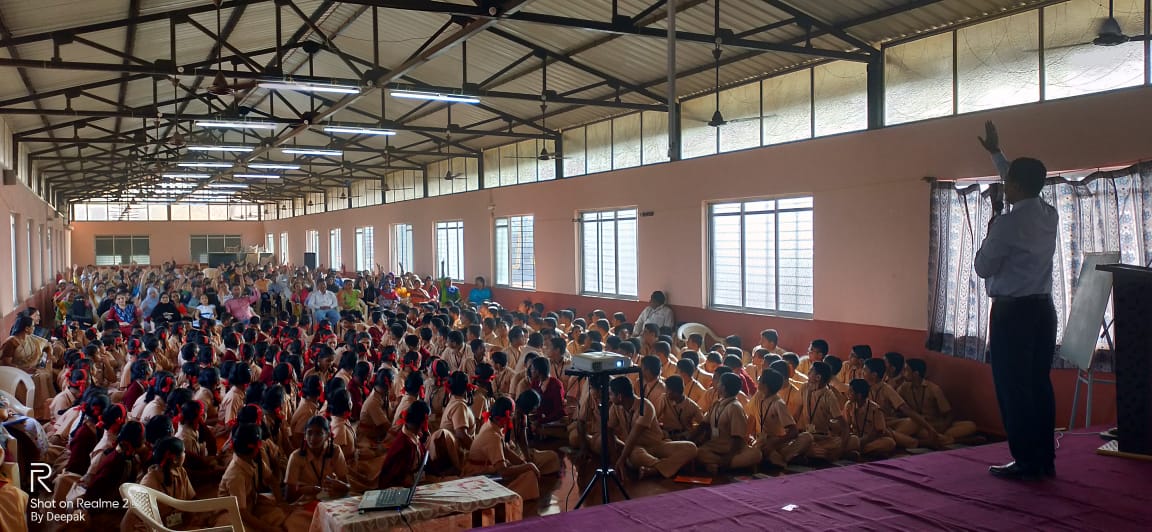 A Mumbai student comparing career pathways, streams and course options during a career guidance session